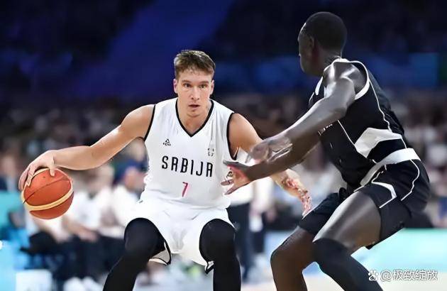 关于今夜芝加哥公牛调整名单以备欧篮联；复出首秀环节打磨；气氛紧张；赛季目标并未改变的信息