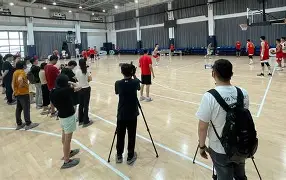 球哥复出获公牛球迷欢呼 球哥复出获公牛球迷欢呼