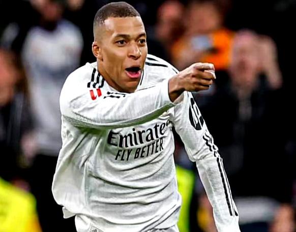 风云突变！罗马赛后战术微调，西甲版图或变，更衣室稳定，纪律约束更严格(逸剑风云决断骨法上篇免费观看)