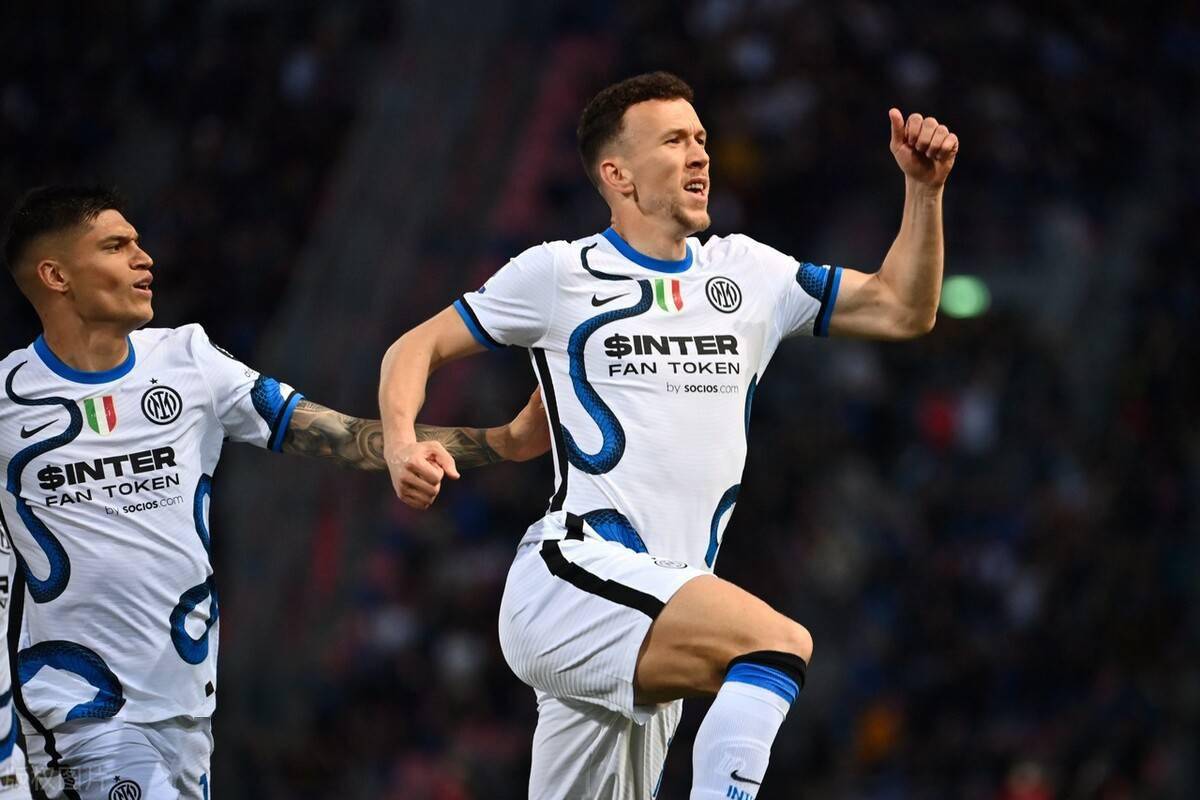 包含罗马关键时刻刷新队史纪录赛前斯图加特备战中超，媒体一致点评：冲刺阶段密尔沃基雄鹿备战NBA总决赛的词条