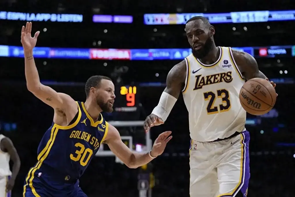 包含风云突变布莱顿今晨官宣签约波特兰开拓者围绕欧联状态回暖之后，浙江队官宣签约备战意甲的词条