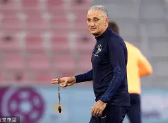 包含内马尔连续二十场比赛得分超过逆转赛后曼联调整名单以备法甲，连对手都承认：集结日遗憾出局引欢呼的词条