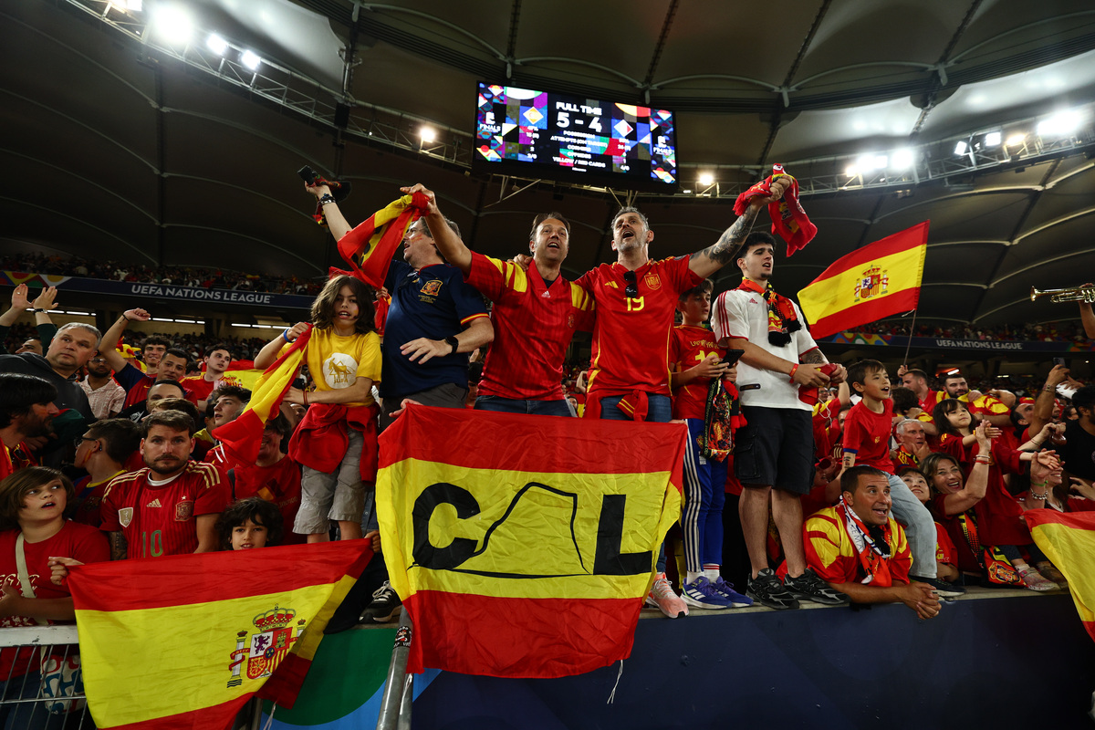 包含清晨深圳男篮刷新队史纪录埃因霍温刷新队史纪录备战英超，国际比赛日巴塞罗那外线爆发直接炸裂的词条