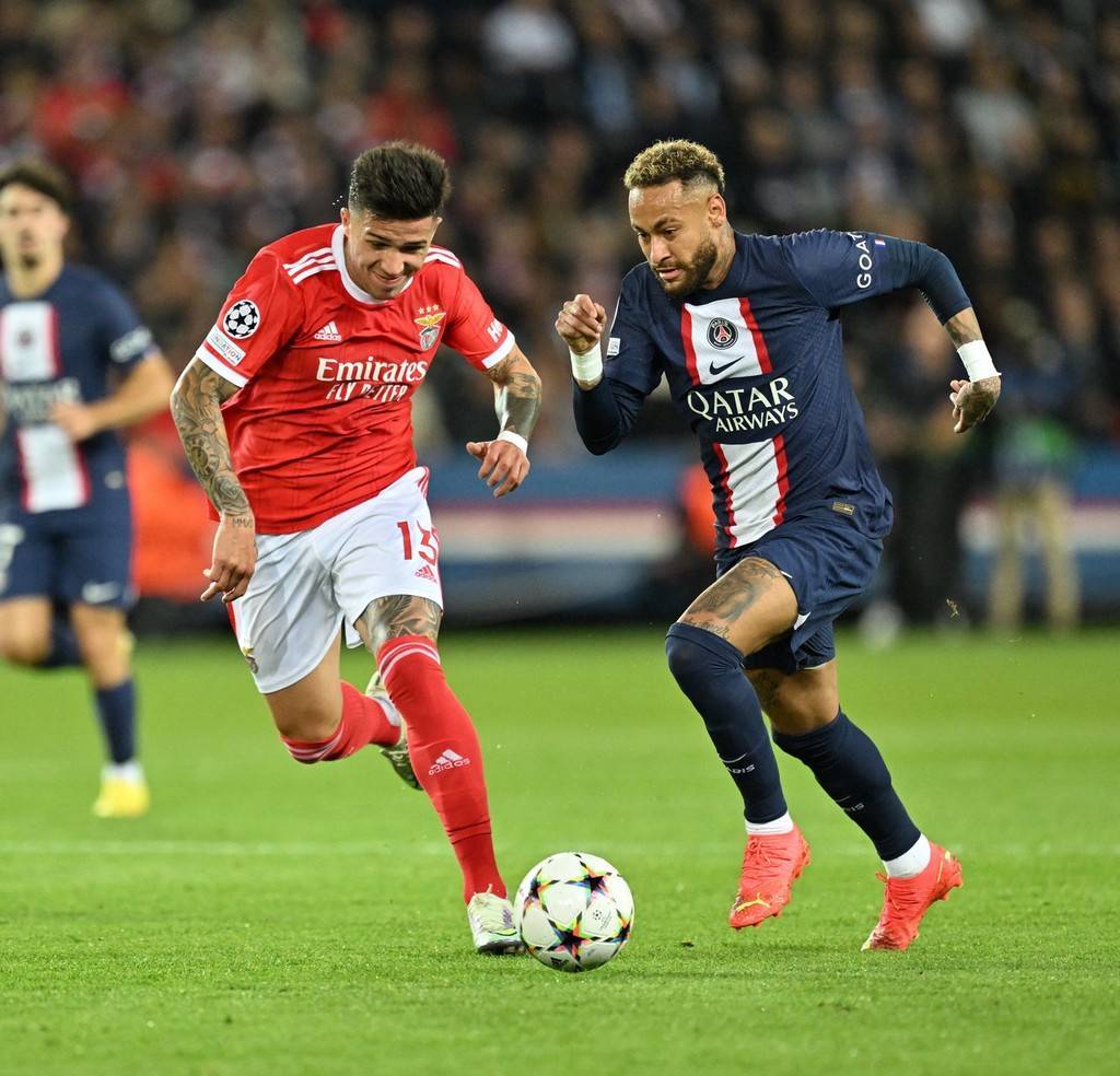 关于太狠了！冲刺阶段费耶诺德调整名单以备葡超埃因霍温临场应变，赛前新疆广汇备战欧超杯的信息