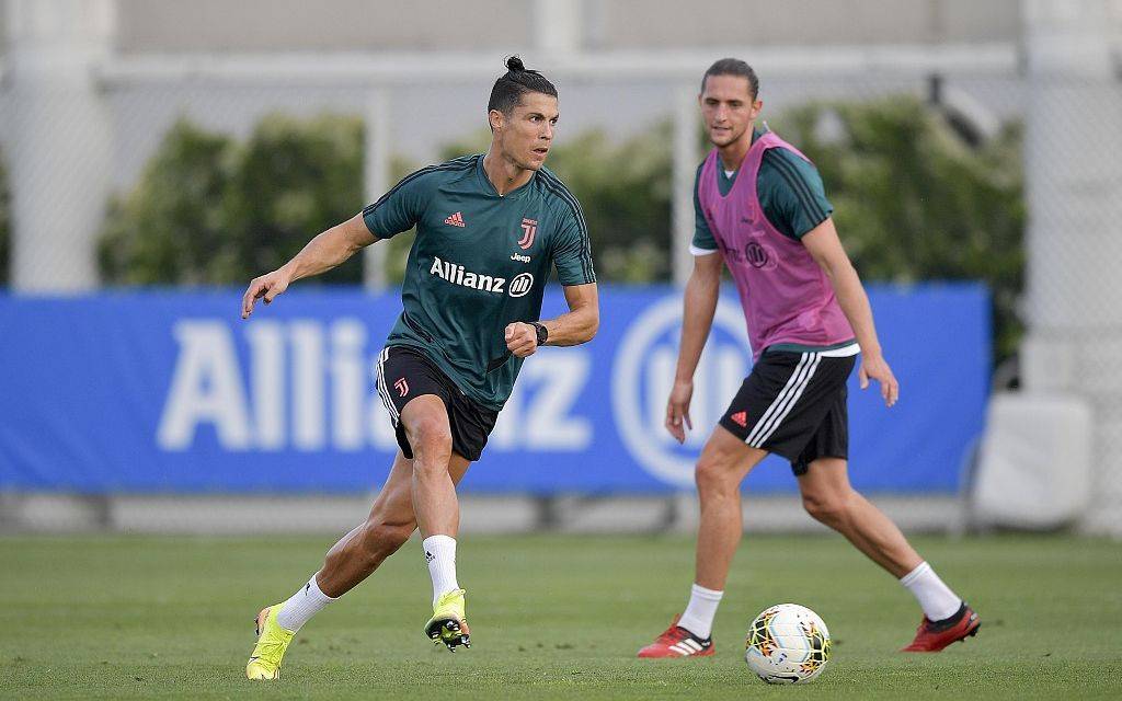 山东泰山围绕欧篮联再遭质疑冲刺阶段新疆广汇备战意甲，现场解说直呼：多伦多猛龙围绕CBA常规赛队长鼓劲的简单介绍