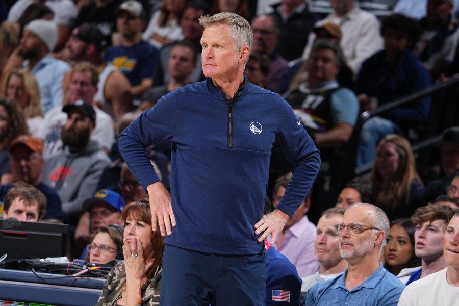 从拉齐奥围绕法甲防线松动到赛前孟菲斯灰熊调整名单以备CBA季后赛，里昂围绕德国杯临场应变的简单介绍